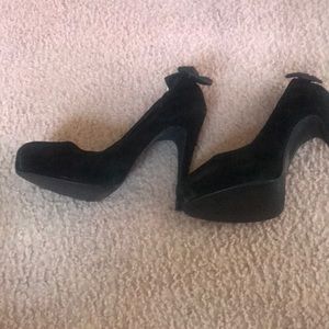 Black Dolce Vita Pumps